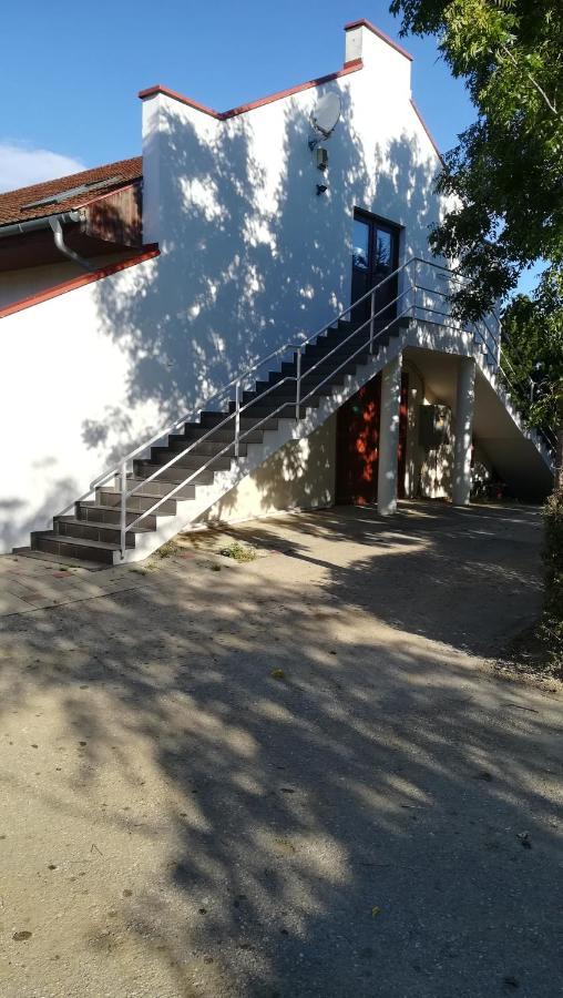 Vadvirag Panzio Hotel Agfalva Exterior photo